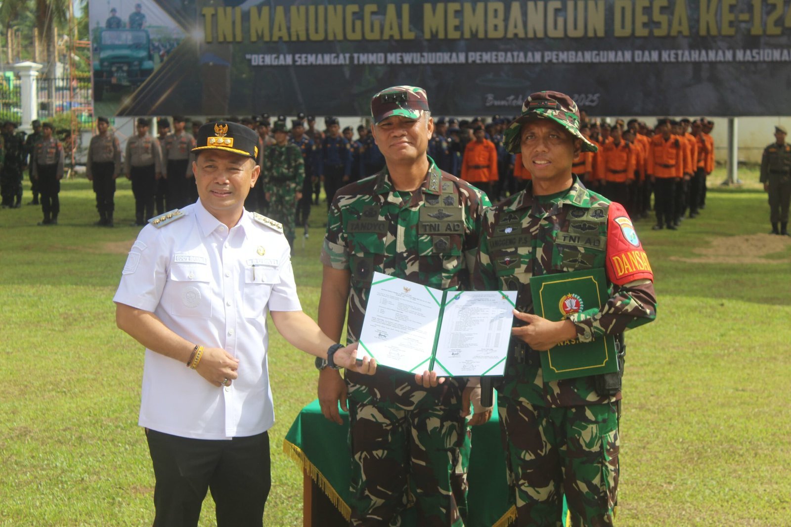 Letjen TNI Tandyo Budi R. S.Sos Resmikan Rumah Dinas Prajurit di Barsel