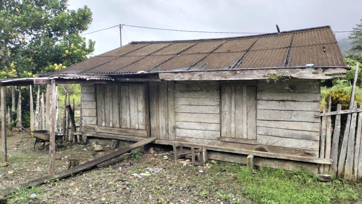 Rehab RTLH Jadi Bukti Nyata Kepedulian TMMD ke-125 Kodim 1705/Nabire terhadap Warga Kampung Manunggal Jaya