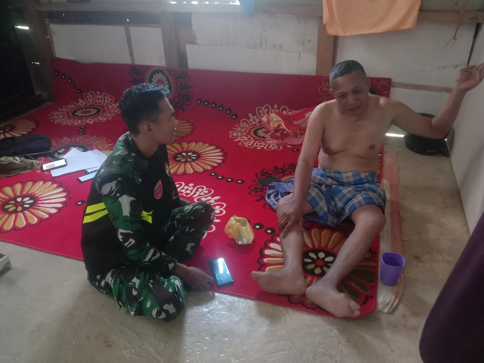 TMMD 125 Kodim 1417/Kendari Berikan Pengobatan Kepada Anggota Satgas