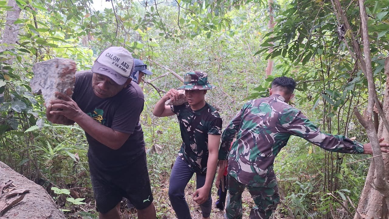 Bangun Harapan Baru, Satgas TMMD 127 dan Warga Sambuli Bersatu Wujudkan Akses Air Bersih