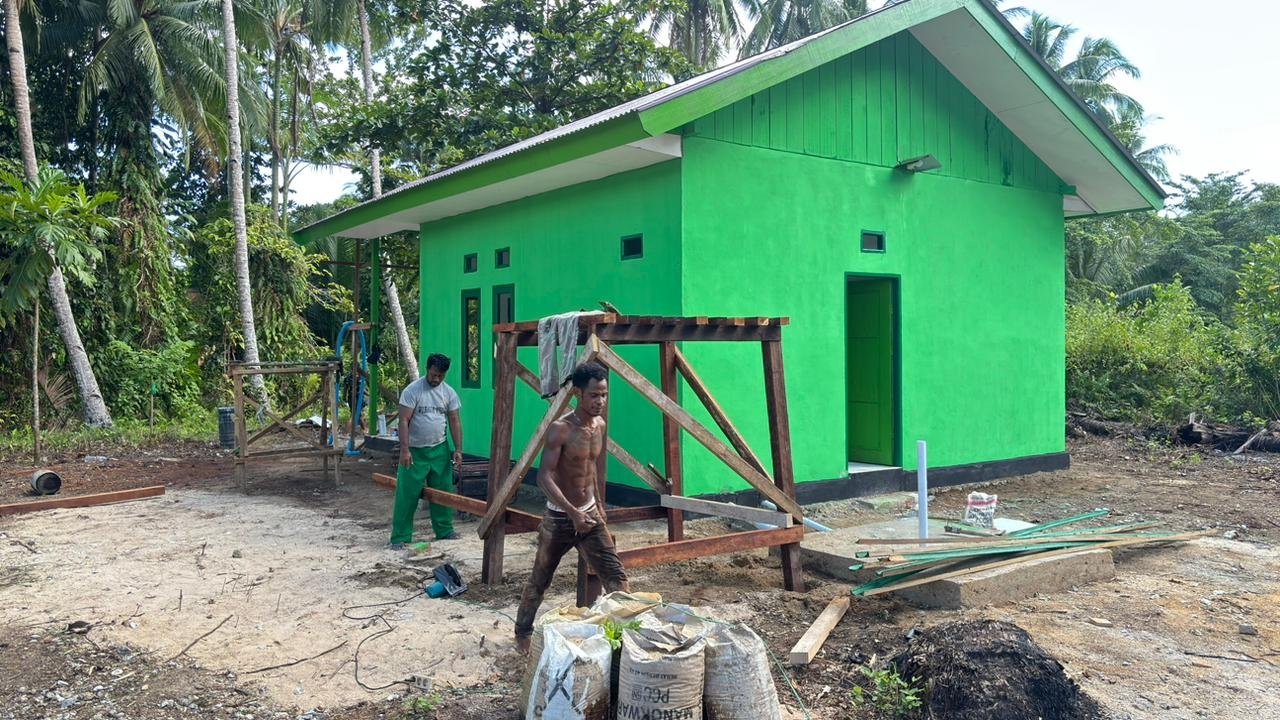 Progres 82 Persen, Satgas TMMD 127 Kodim 1804/Kaimana Bangun Kedudukan Profil Air di Rumah Penerima Tipe 36