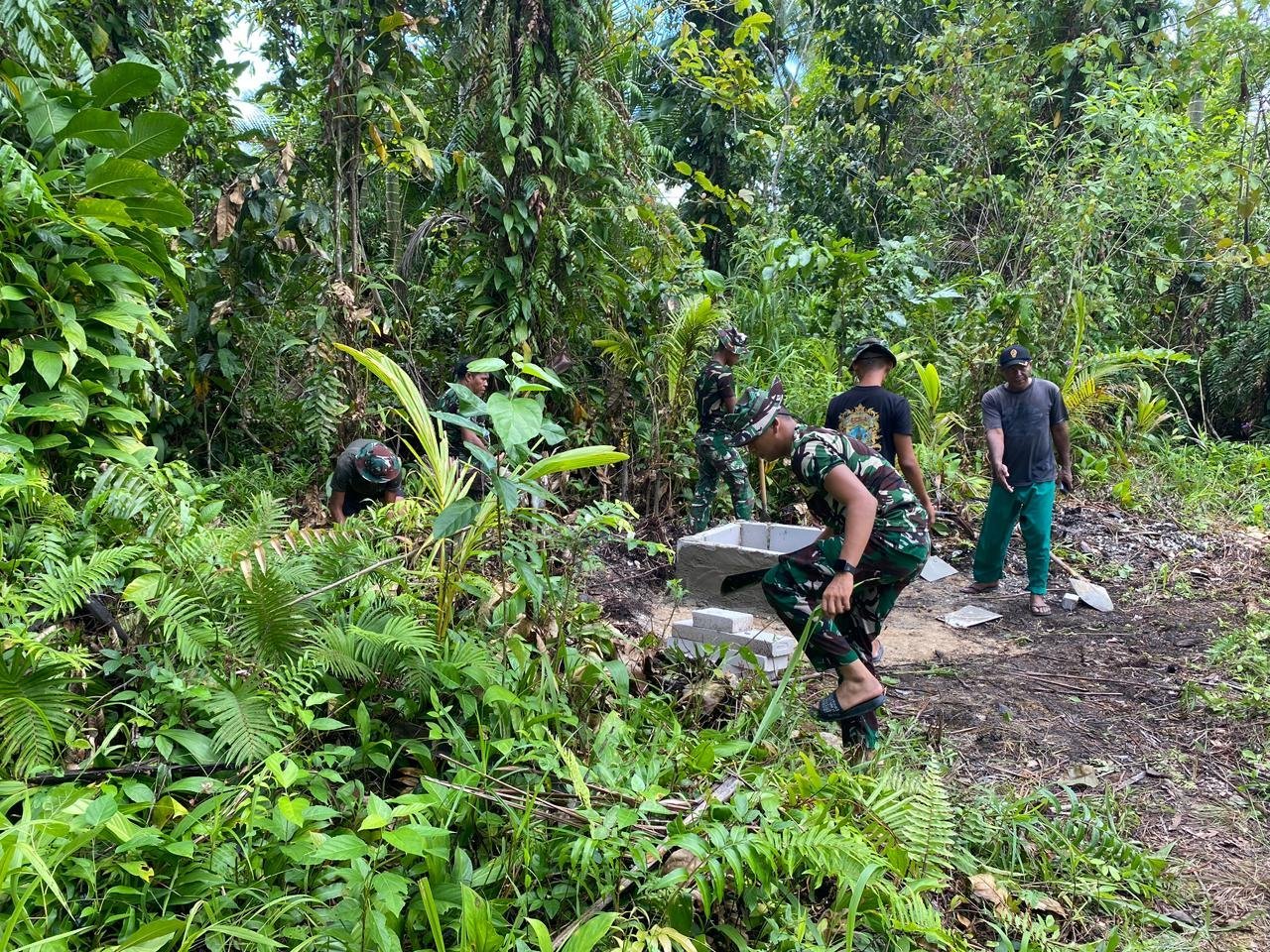 Finishing Sumur Capai 65 Persen, Satgas TMMD 127 Kodim 1804/Kaimana Fokus di Rumah Penerima Manfaat