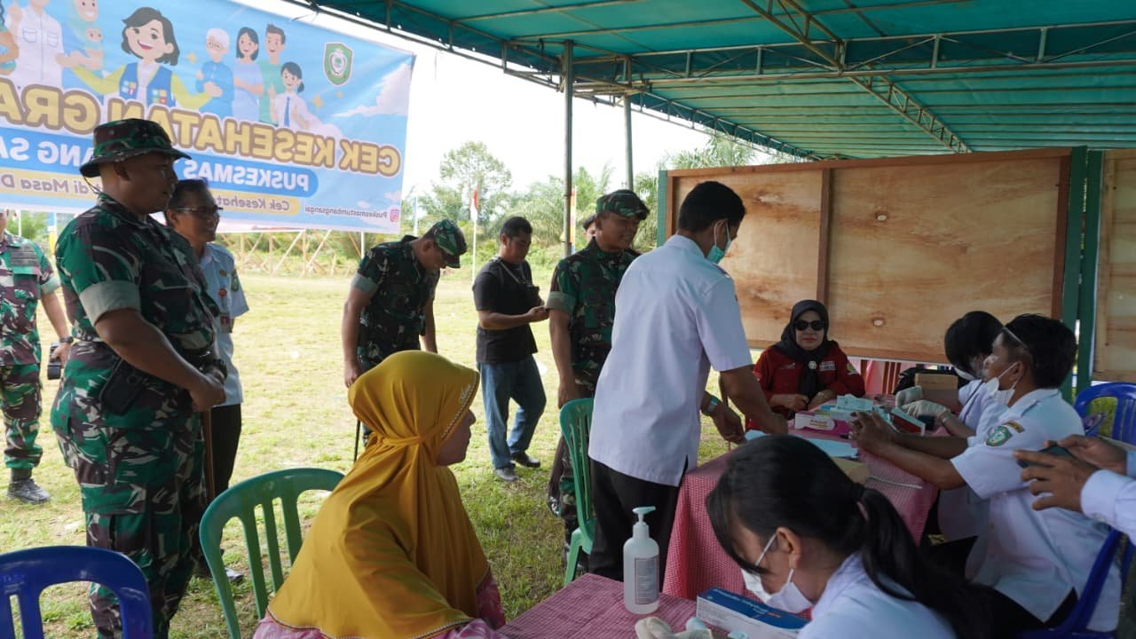 Cek Kesehatan Gratis di Penutupan TMMD 127 Kodim 1015/Sampit Disambut Antusias Warga