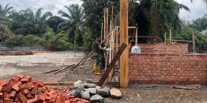 Kehadiran Poskamling TMMD 128 Kodim 0405/Lahat di Desa Lubuk Tampang Disambut Baik Warga