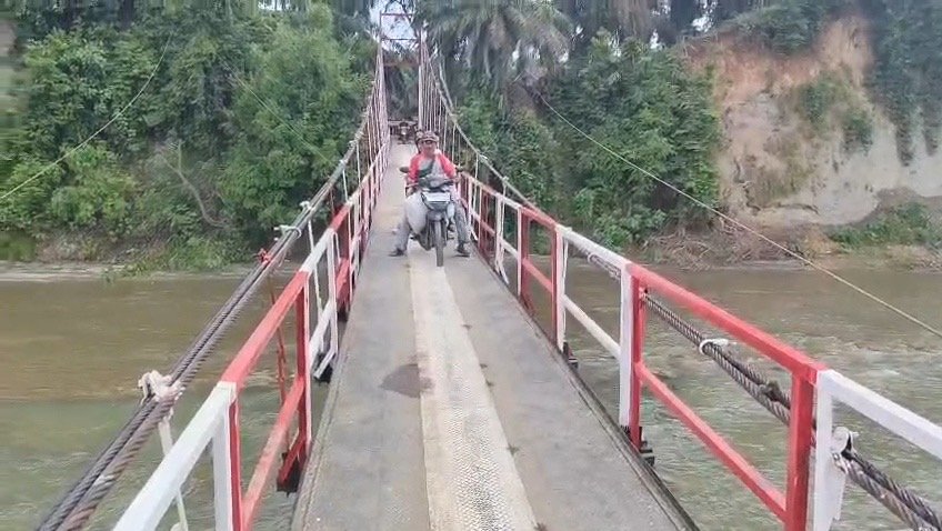 Jembatan Perintis Garuda di Desa Bandung Agung Kini Siap Dinikmati Masyarakat