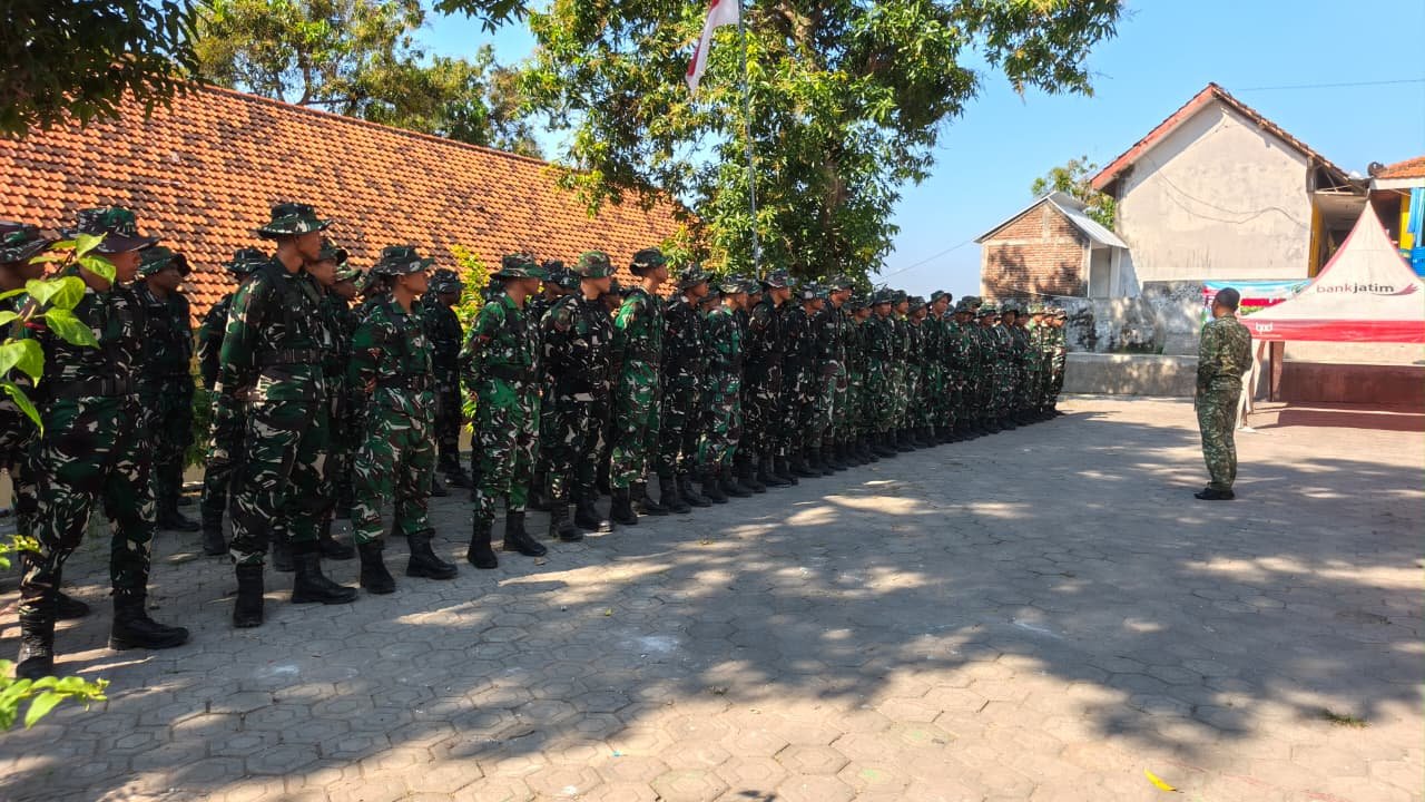 Semangat Bersama TNI: Dandim 0812 Lamongan Dorong Peran Pasukan BKO TMMD di Tlemang