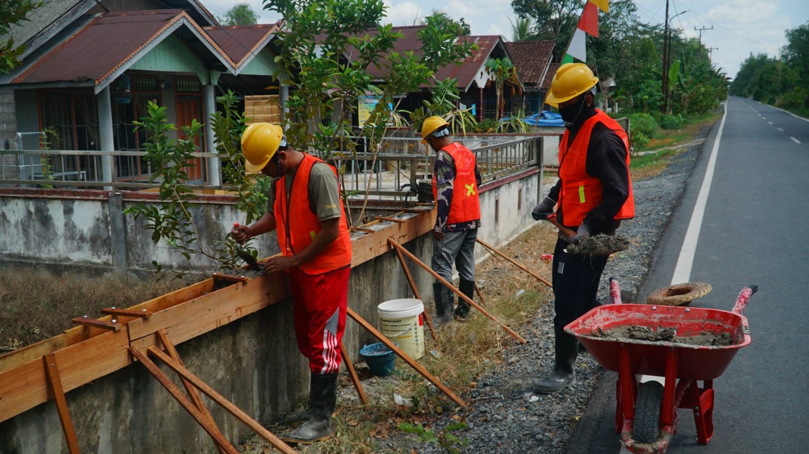 Pembangunan Fasilitas Ibadah di Desa Bandaraya Melalui TMMD Reguler Ke-129