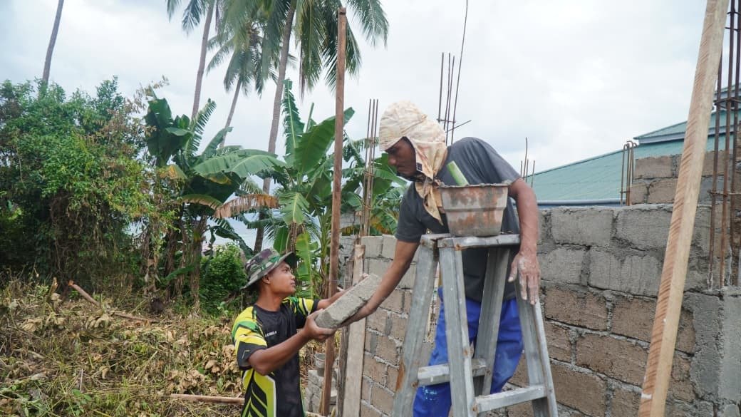 Proyek MCK Masjid di Desa Polewali Tunjukkan Perkembangan Signifikan