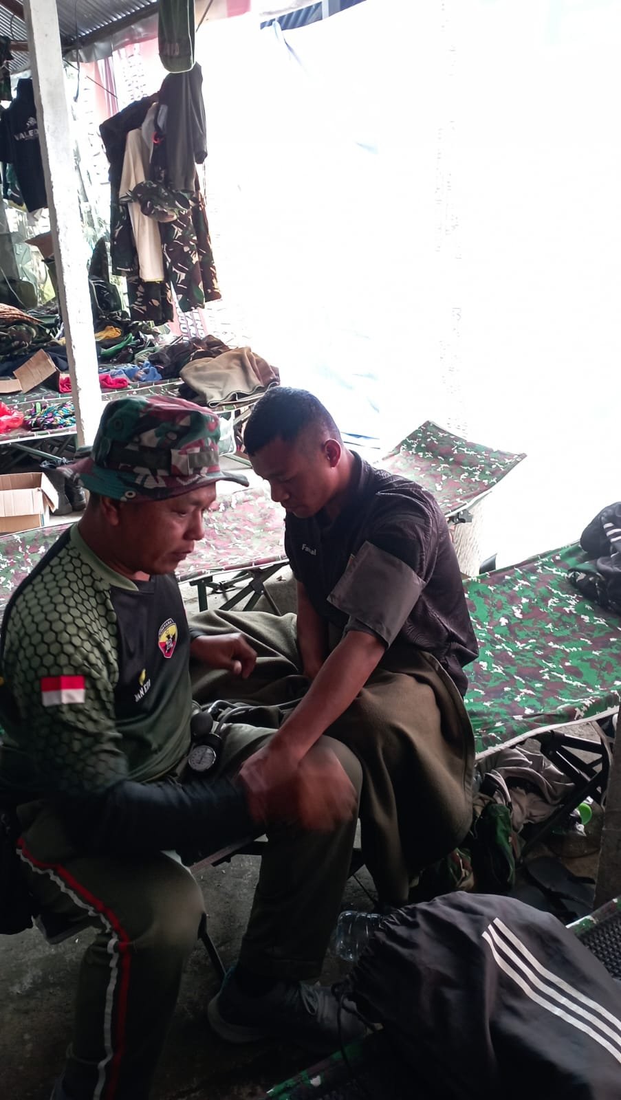 Kehadiran Tim Kesehatan TMMD Ke-129 Kodim 1626/Bangli Bantu Warga Sekardadi Berobat