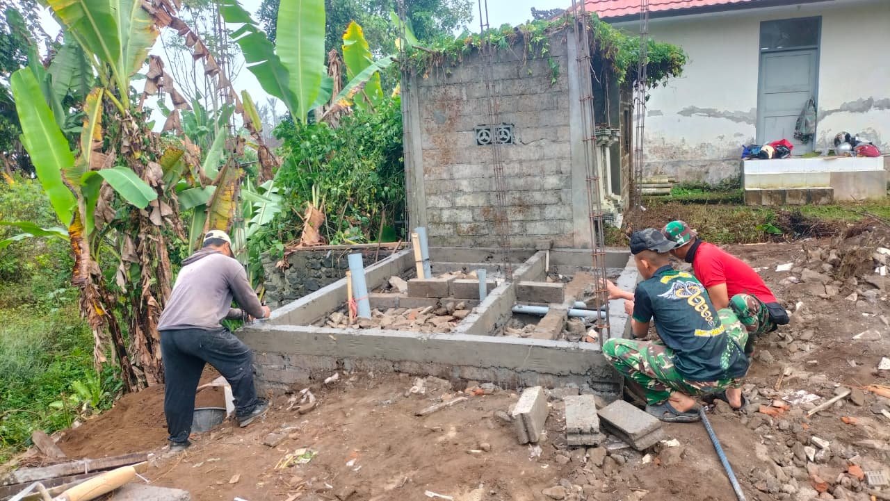 Pembangunan Fasilitas MCK oleh Satgas TMMD Ke-129 di Bangli untuk Dukung Kesehatan Masyarakat