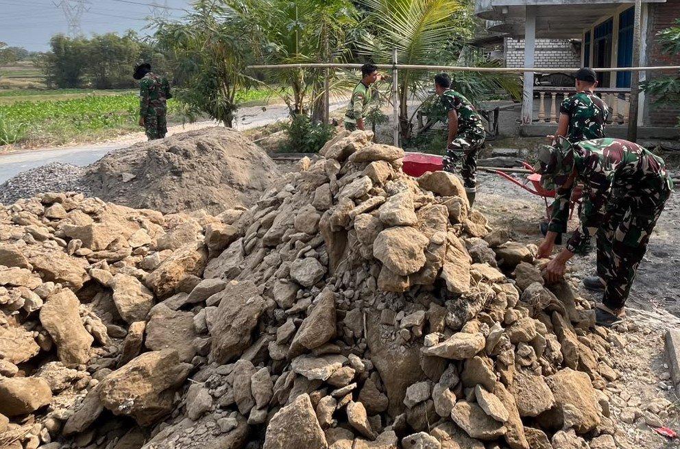 Kemeriahan Gotong Royong di Desa Kesongo