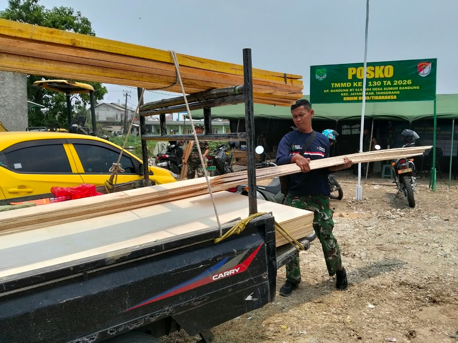 Satgas TNI Akselerasi Proyek Infrastruktur dengan Transportasi Material TMMD
