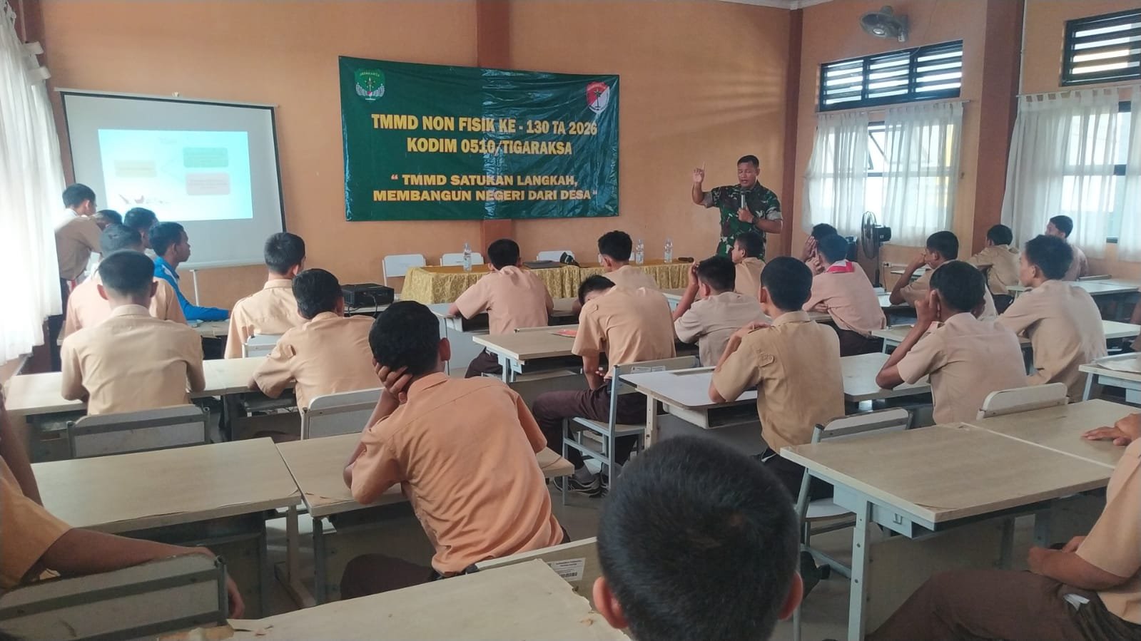 Penguatan Nilai Kebangsaan bagi 40 Siswa SMKN 11 melalui TMMD 2026