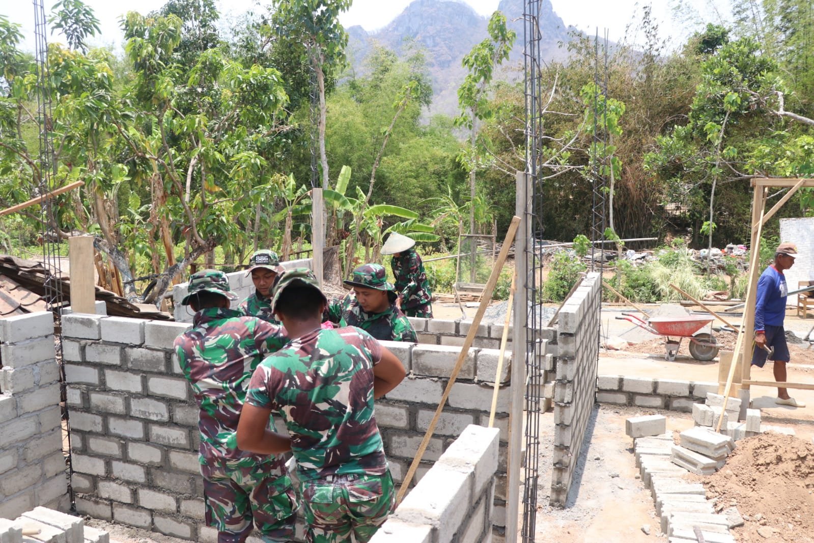 Pembangunan Rumah Bu Muji di TMMD 130, Simbol Harapan bagi Warga Pojok