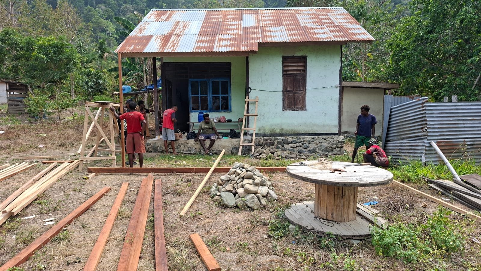 Rehabilitasi Rumah Tak Layak Huni oleh TNI: Bentuk Komitmen Sosial di TMMD 130