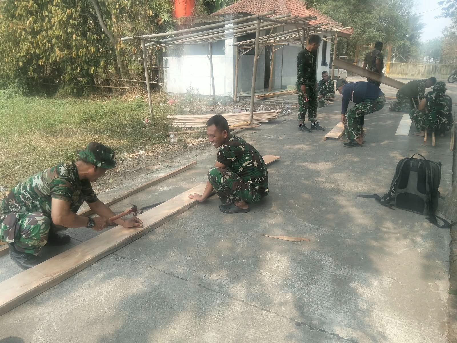 Pentingnya Ketelitian Anggota Satgas TMMD pada Pembangunan di Sumur Bandung