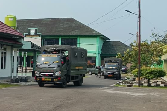 Kolonel Azhari Ingatkan Prajurit TMMD untuk Jaga Etika Bersosialisasi dengan Warga