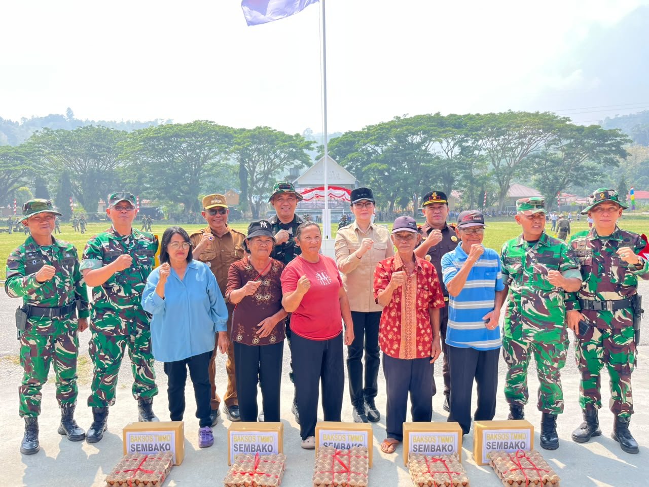 Kolaborasi TNI dan Masyarakat: TMMD 130 Bawa Layanan Kesehatan dan Sembako