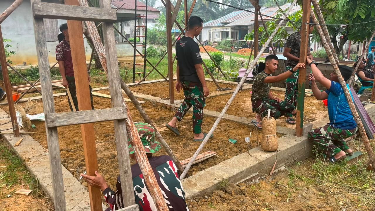 Kebangkitan Harapan Bu Suhanim Melalui Program Pembangunan Rumah Bersama TMMD